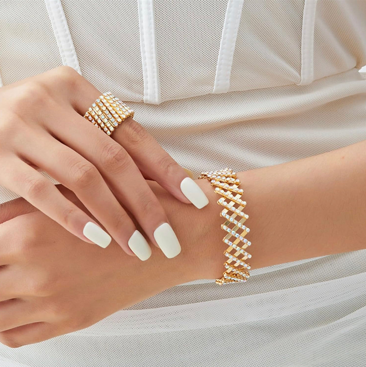 Velvy Ring and Bracelet Set - Gold